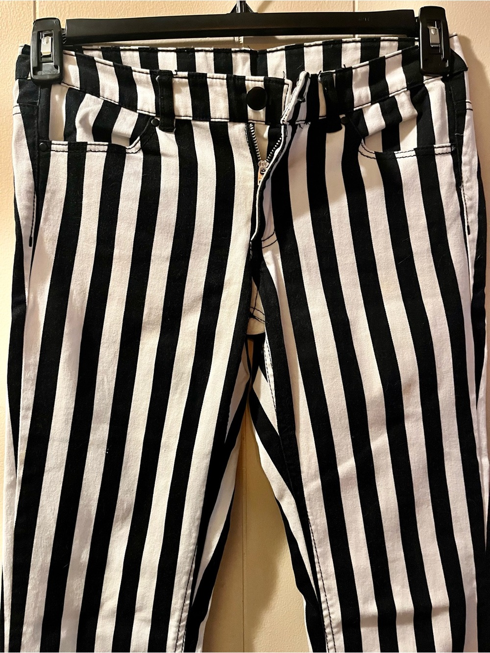 Vintage Goth, Punk Beetle-Juice style Skinny Jeans. Divided. Size 8 Never Worn!